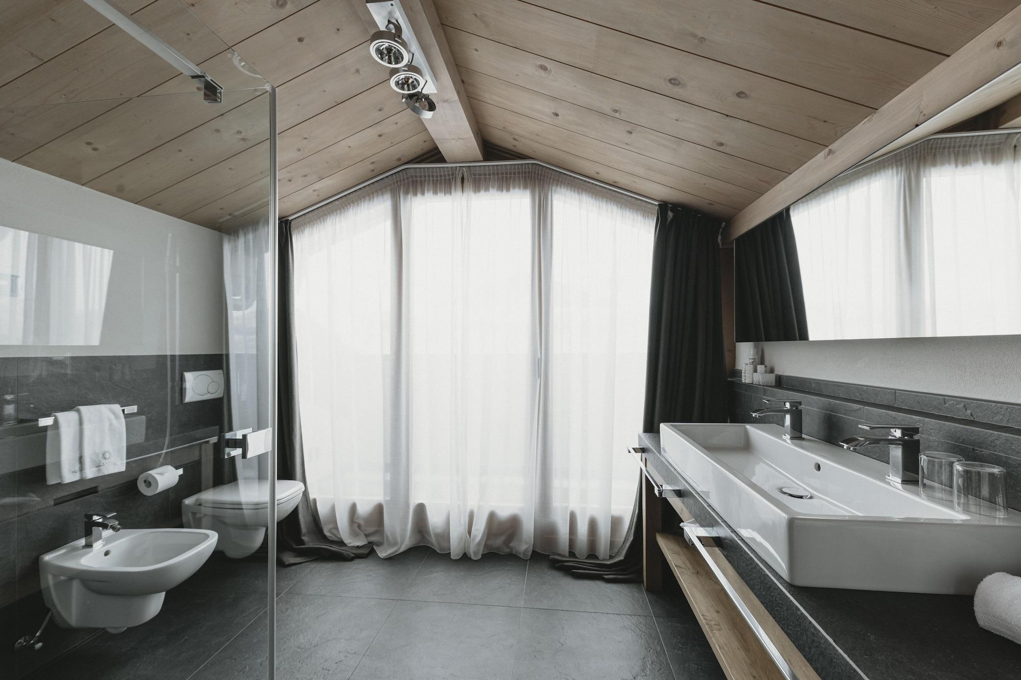 Eco & Wellness Boutique Hotel Sonne Livigno Exterior photo
